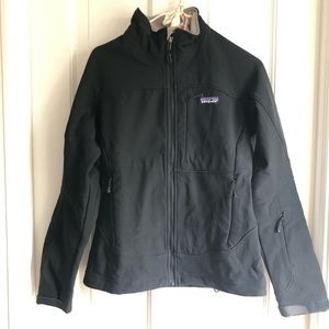 Patagonia Women’s Soft Shell Jacket in Black- Size Small
